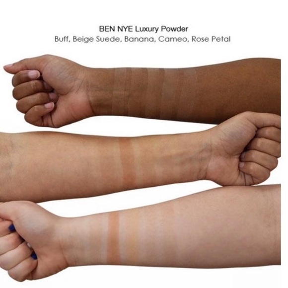 Ben Nye Banana Luxury Powder,highlighting powder - Picture 4 of 5